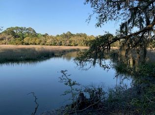 27 Pleasant Place Dr, Beaufort, SC 29907