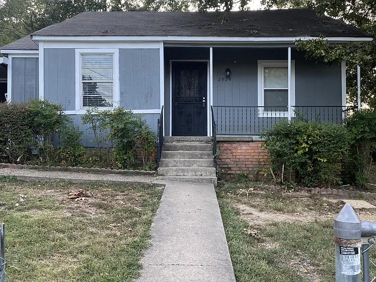 2924 Elam St — Photo 3