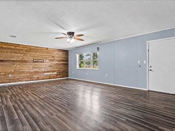 3rd image of 2923 Graham Rd