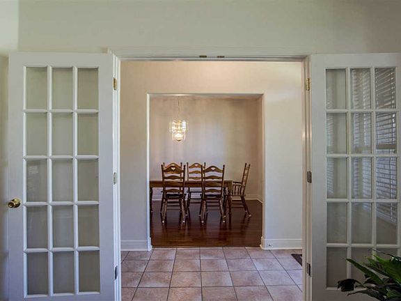 5th image of 3194 Lake Suzanne Dr