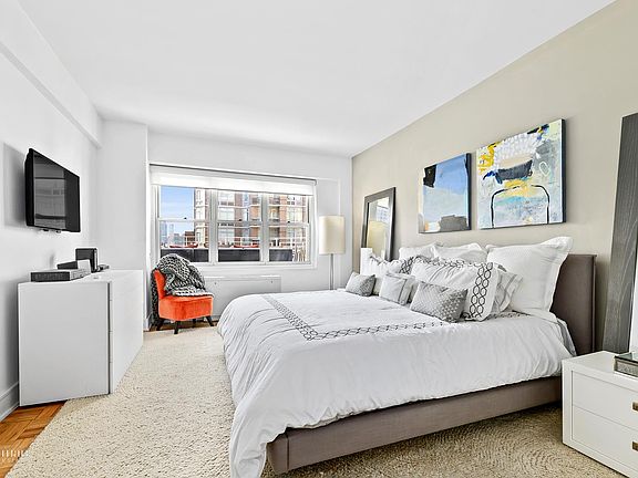5th image of 205 E 63rd St APT 17E