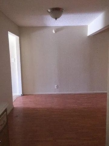 950 W 31st St #9 — Photo 6