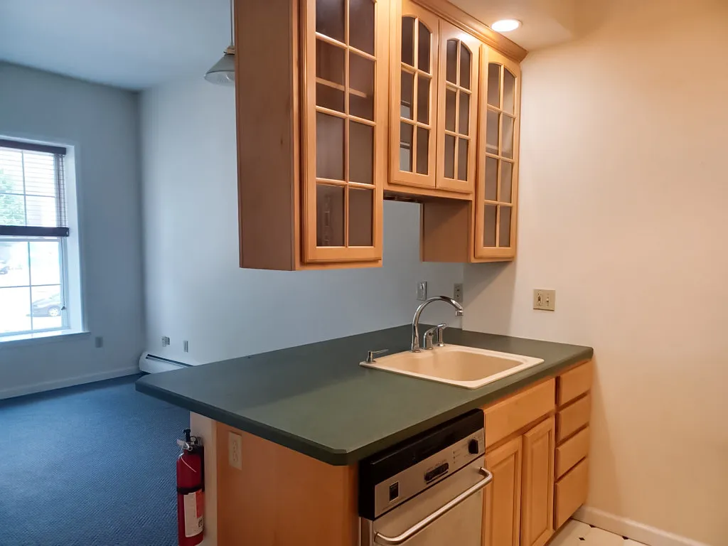Studio, 500 sqft, $1,300 — Photo 3