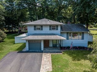 10 Downstream Dr, Flanders, NJ 07836