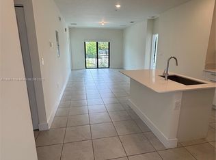 8001 NW 41st St #F-201, Doral, FL 33166