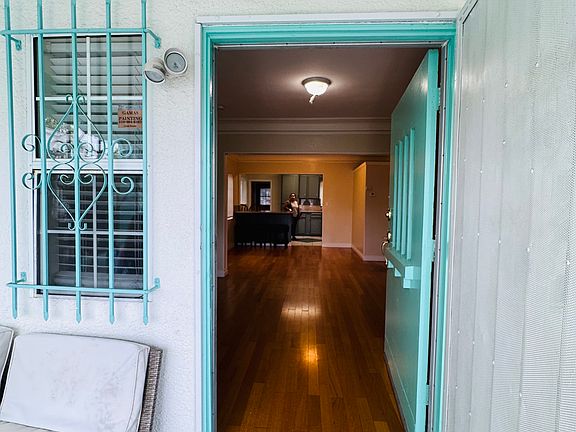 2nd image of 133 W 66th St #1