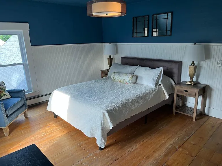 Bedroom #1 with Queen Bed