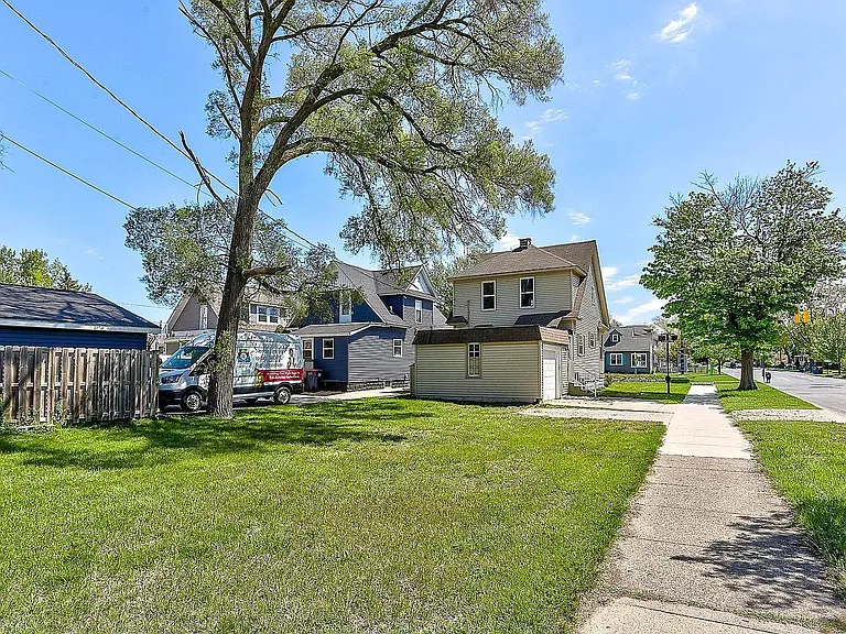 408 Van Raalte Ave — Photo 11