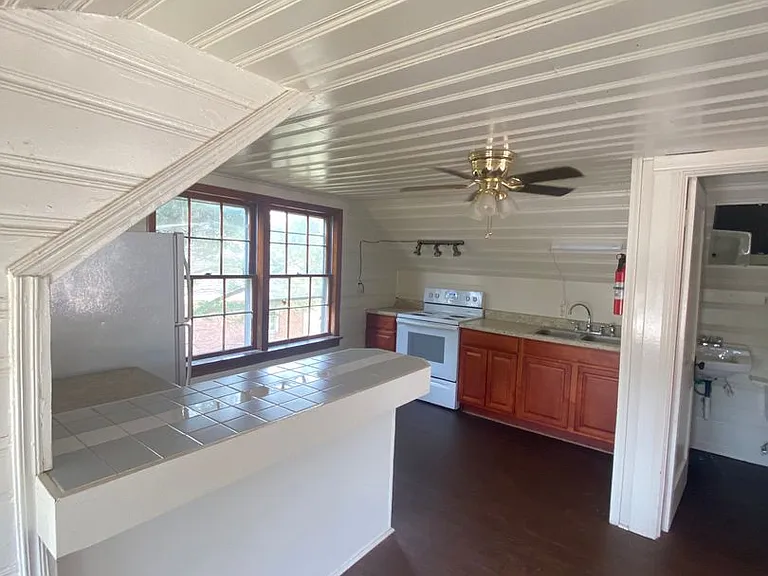 421 Piedmont Rd — Photo 5
