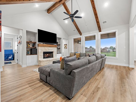 5th image of 321 Rolling Meadows Dr