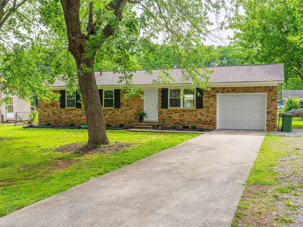 1204 Burroughs Ave, Muscle Shoals, AL 35661