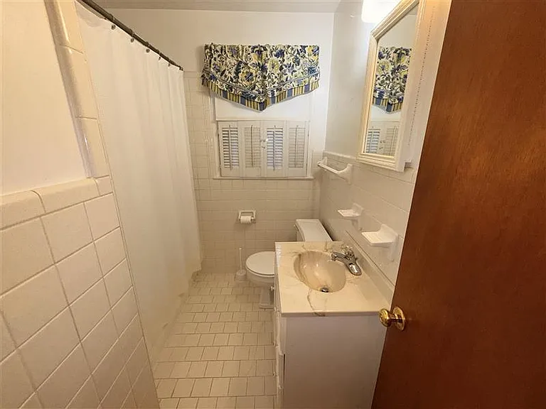 Upstairs bathroom