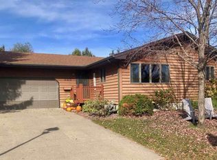 523 Highland Ct, Saint Peter, MN 56082
