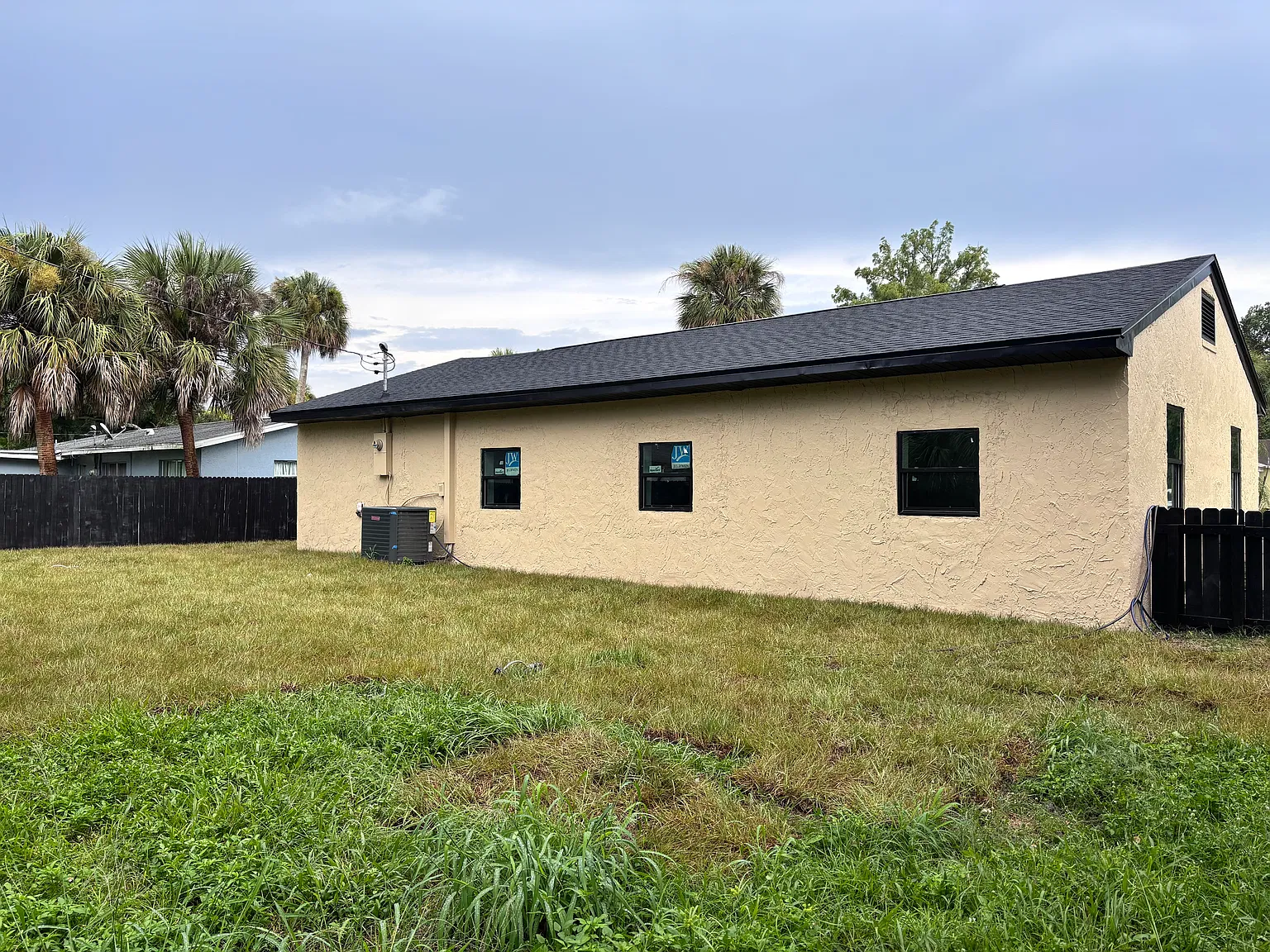 3 bed, 1176 sqft, $2,000 — Photo 2