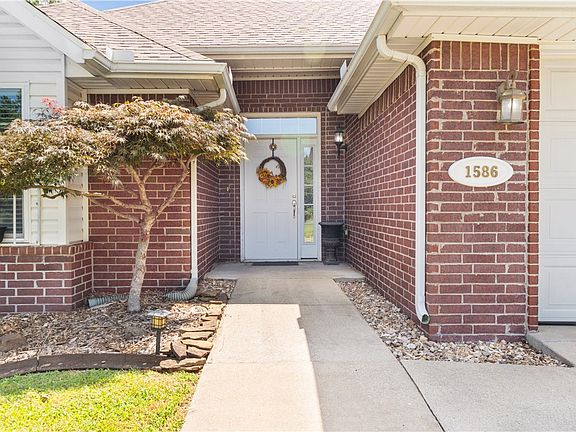 4th image of 1586 N Shetland Dr