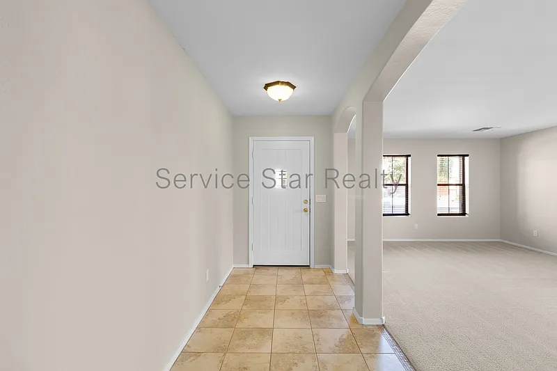 4 bed, 2.0 bath, 2065 sqft, $1,745 — Photo 2
