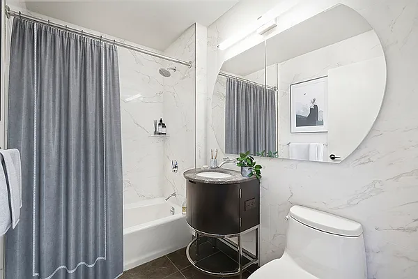 Rented by Greystar | media 7