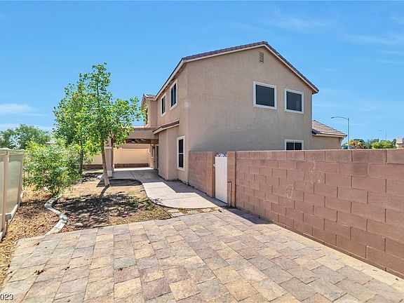 2nd image of 5116 Clarks Cove Dr
