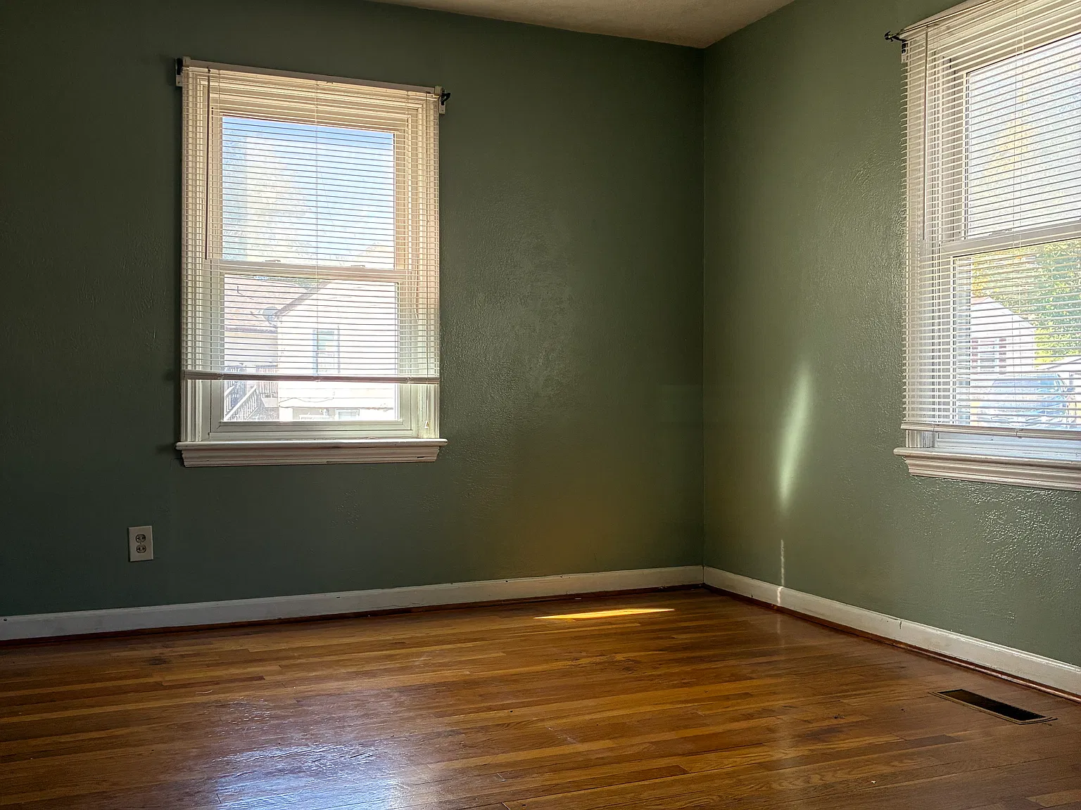 2 bed, 870 sqft, $1,285 — Photo 2