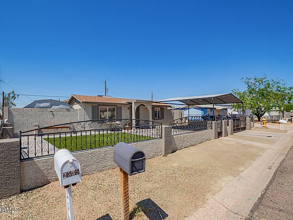 3rd image of 2542 E JONES Avenue