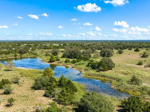 200 Lonita Ln, West Point, TX 78963
