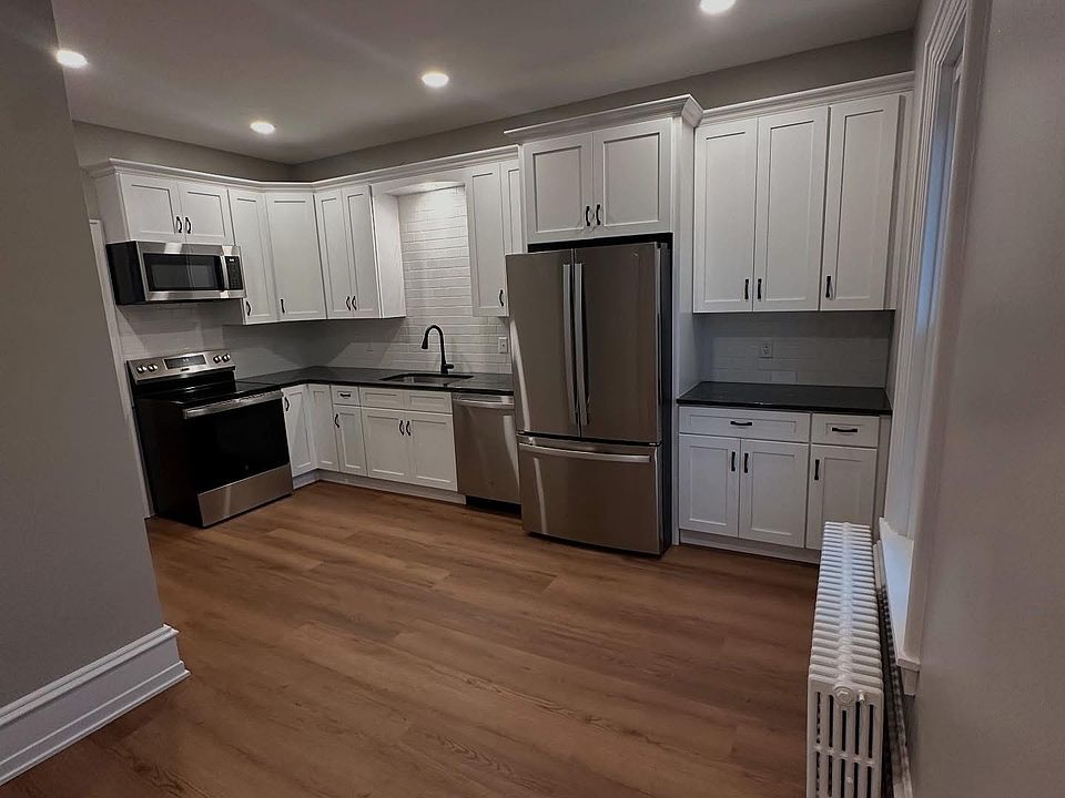 Beautiful & remodeled kitchen!