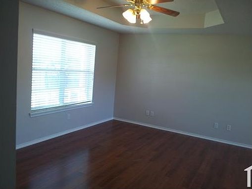 3rd image of 1005 Roseanne Dr