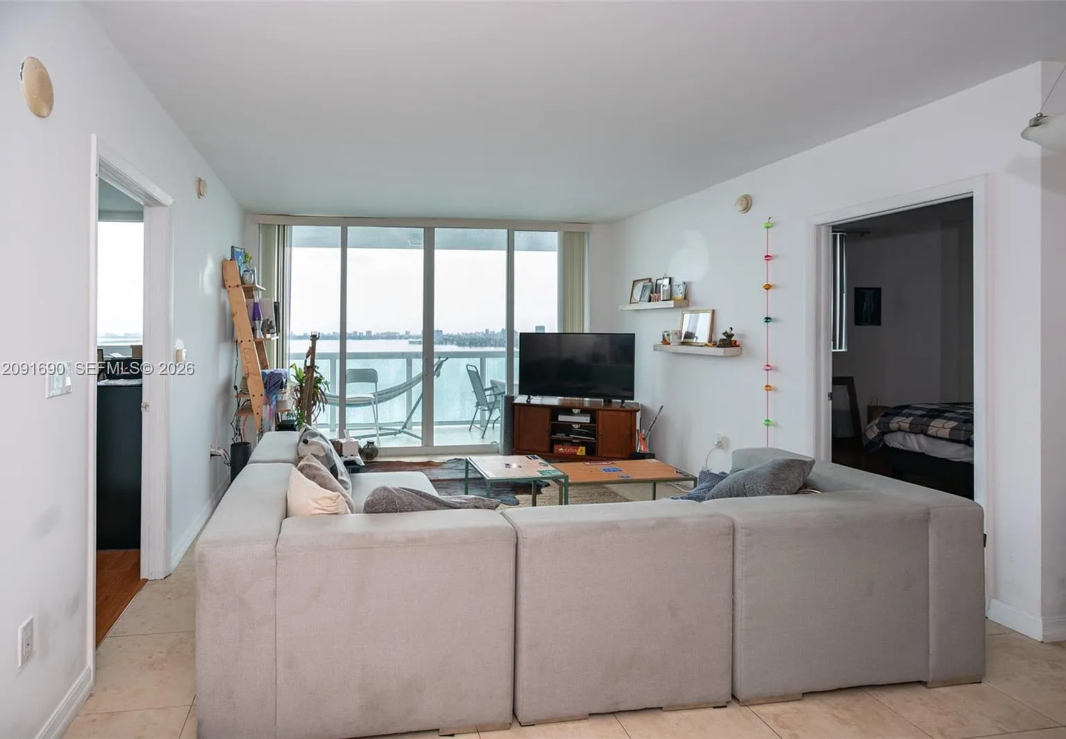 1800 Club Condo — Photo 1