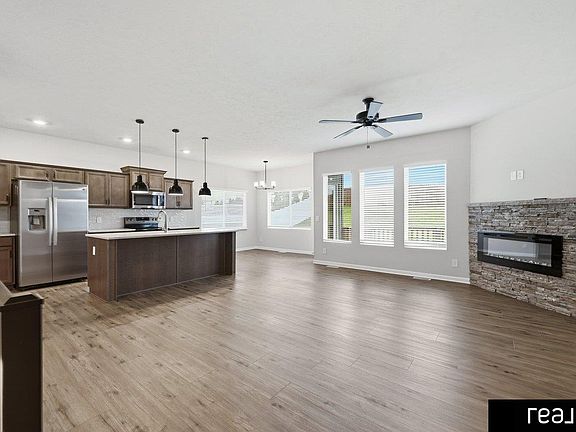 5th image of 5216 Sheridan Rd