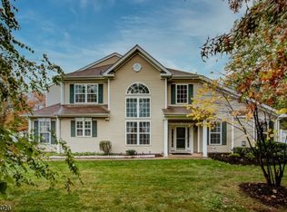 6 Hampton Ct, Princeton Junction, NJ 08550