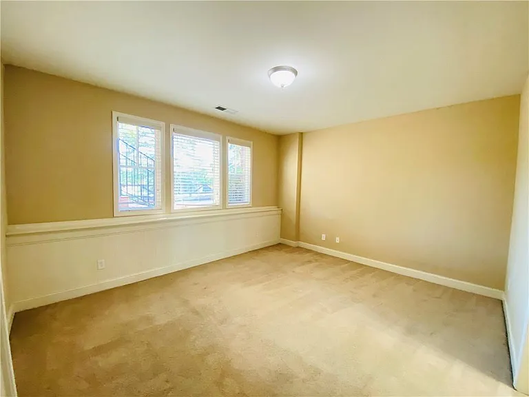 836 Red Hart Ln — Photo 31