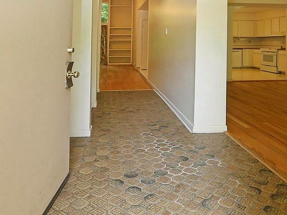 3rd image of 1605 Inlet Ct