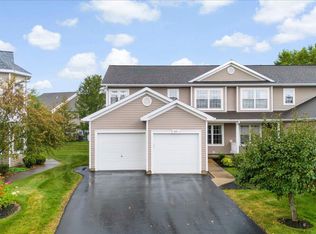 24 Patroon Pointe Dr, Rensselaer, NY 12144