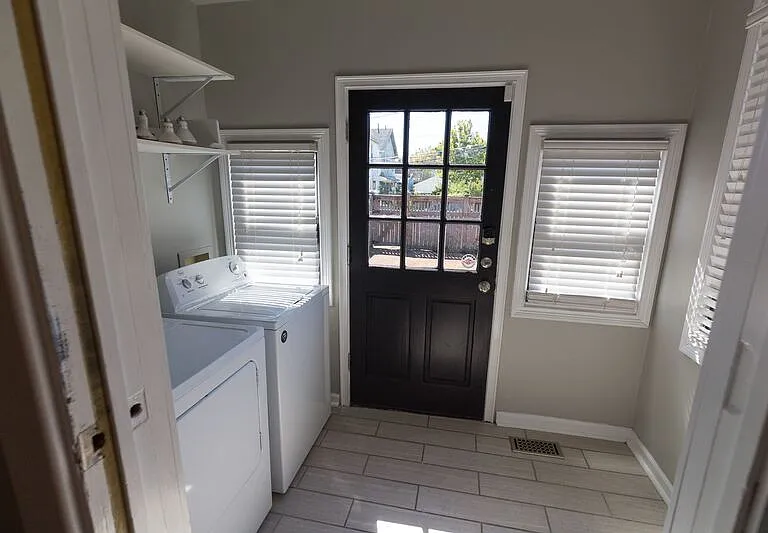 221-223 Thurman Ave #221 — Photo 18