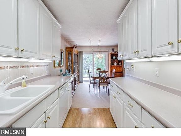4th image of 3648 Garden Blvd N