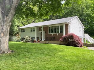 24 Algin Dr, Middlebury, CT 06762