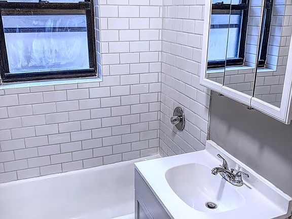 5th image of 6726 S Clyde Ave #1