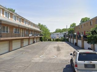 584 Treeside Dr, Akron, OH