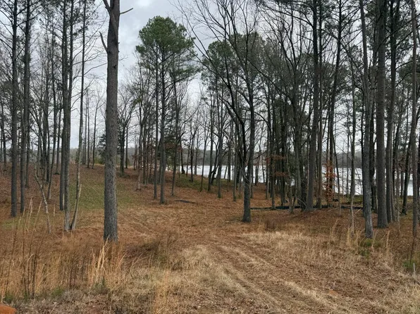 17 Stately Oak Dr, Huntingdon, TN 38344