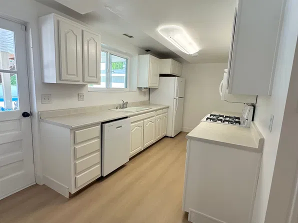 270 S Edgehill Dr, Fruit Heights, UT 84037