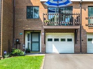 405 Springwater Ct, Coraopolis, PA 15108