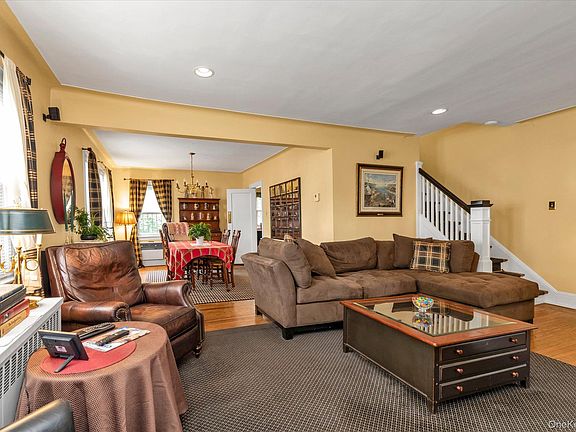 3rd image of 20 Highland Place