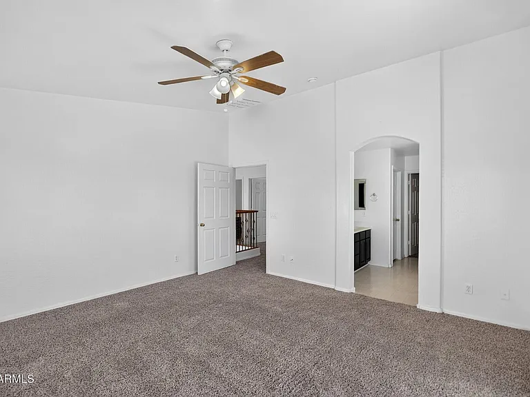 7823 S 48th Ln — Photo 15