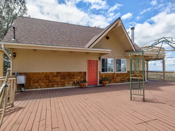 5874 Arbolada Dr, La Grange, CA 95329