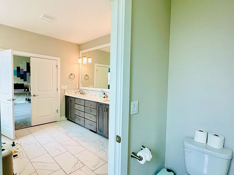 7815 NW 166th Ave — Photo 48