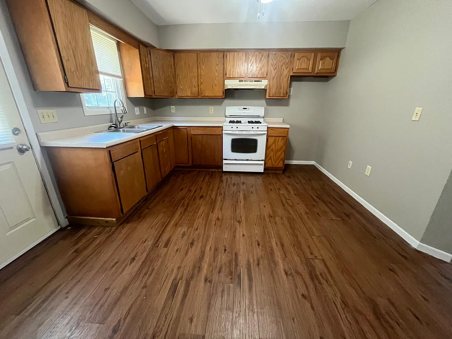 3 bed, 1000 sqft, $1,000 — Photo 4