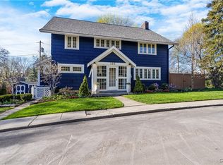 103 Burlingame Rd, Syracuse, NY 13203