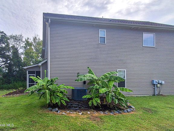 3rd image of 212 Rustic Field Drive
