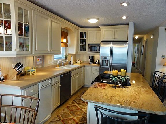 3rd image of 3109 Asbury Ave #1