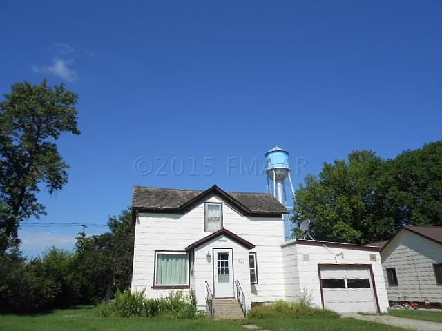 2nd image of 205 2nd St SW